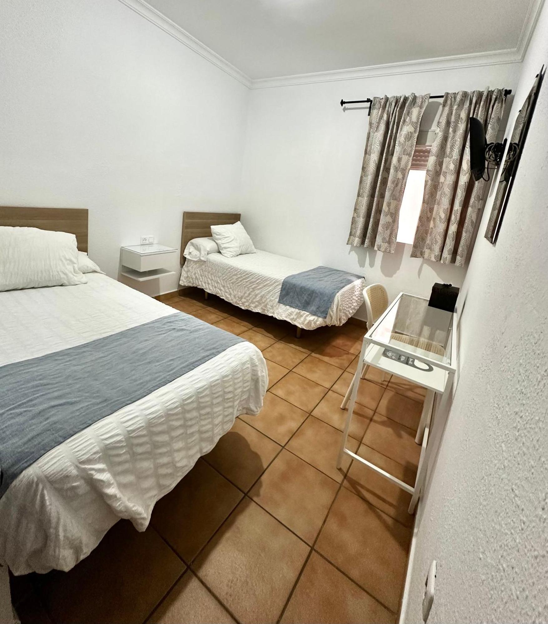 Hostal Mellizo 레브리자 외부 사진